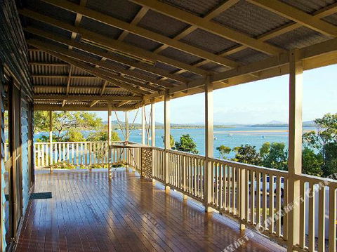 1770 Beach Accommodation Elliot Lodge - Tourism Caloundra 2