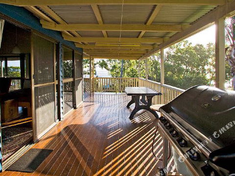 1770 Beach Accommodation Elliot Lodge - Tourism Caloundra 5
