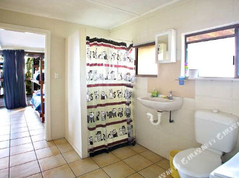 1770 Beach Accommodation Elliot Lodge - Tourism Caloundra 1