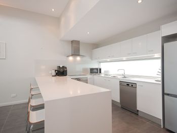 Boat Harbour Holiday 10 Noamunga Street - Tourism Caloundra 6