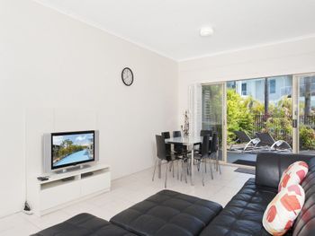 Sandy Point Road Unit 337 265 Pacific Blue - Tourism Caloundra 1