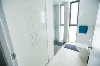 Spacious Apartment Close To Melbourne CBD - Tourism Caloundra 5