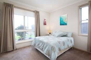 The Executive B & B - Tourism Caloundra 2