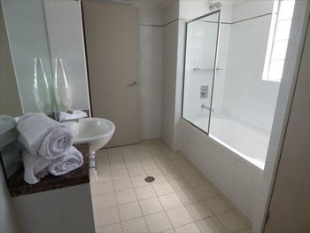 The Apartment Service L1101 - Tourism Caloundra 2