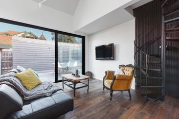 Architects Urban Retreat In Malvern - Tourism Caloundra 0