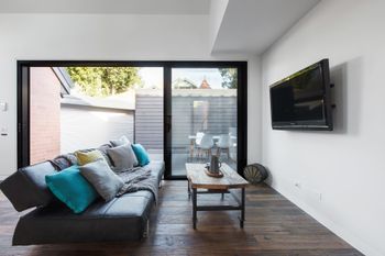 Architects Urban Retreat In Malvern - Tourism Caloundra 1