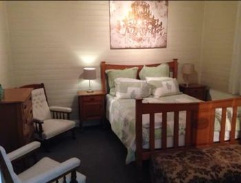Edgeworth Street Manor - Tourism Caloundra 3