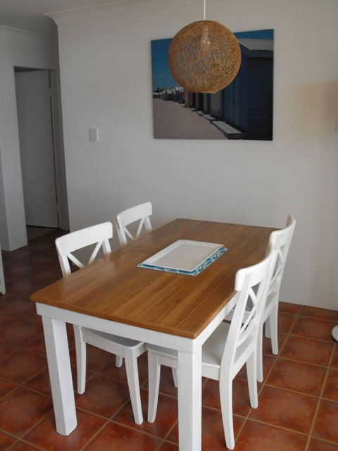 Beachpoint Unit 202 - Tourism Caloundra 3