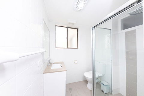 Hibiscus Court Unit 4 - Tourism Caloundra 2