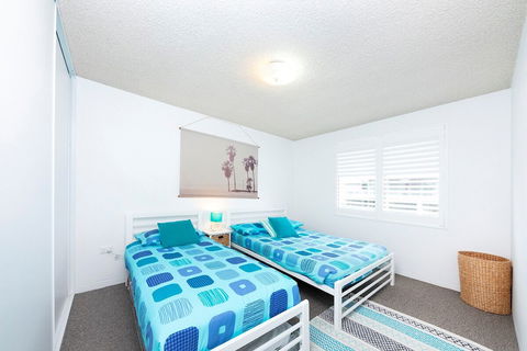 Hibiscus Court Unit 4 - Tourism Caloundra 1