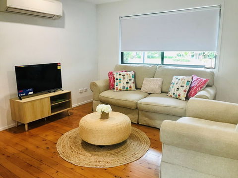Coastal Cottage - Cannonvale - Tourism Caloundra 6