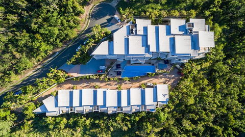 Azure Sea Whitsunday Resort - Tourism Caloundra 1