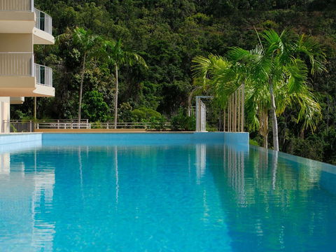 Azure Sea Whitsunday Resort - Tourism Caloundra 2