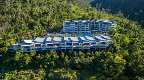 Azure Sea Whitsunday Resort - Tourism Caloundra 3
