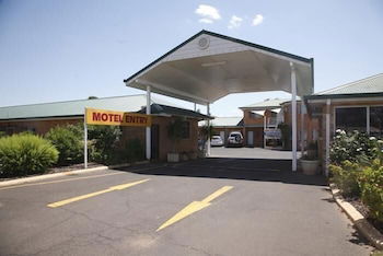 Across Country Motor Inn - Tourism Caloundra 2