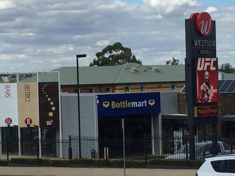 Across Country Motor Inn - Tourism Caloundra 0