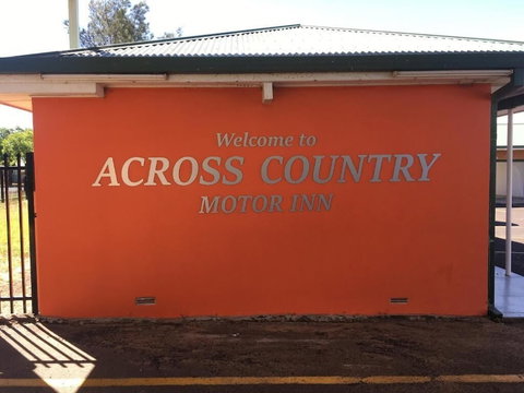 Across Country Motor Inn - Tourism Caloundra 3