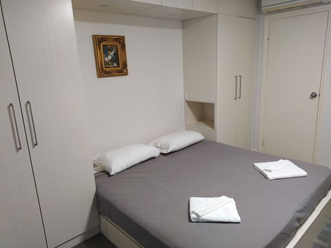 Regency Apartments - Tourism Caloundra 1