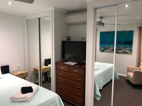 Beach & Bay Holiday House - Tourism Caloundra 6