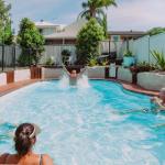 Beach & Bay Holiday House - Tourism Caloundra 0