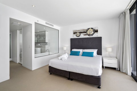 Oracle Broadbeach Apartments - Tourism Caloundra 6