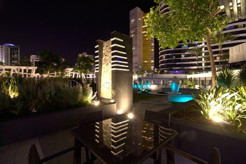 Oracle Broadbeach Apartments - Tourism Caloundra 1