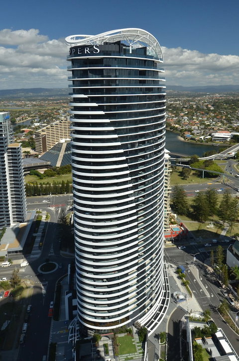 Oracle Broadbeach Apartments - Tourism Caloundra 2