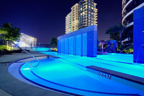 Oracle Broadbeach Apartments - Tourism Caloundra 4