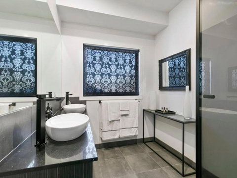 Campania Spa Suite 1 - Tourism Caloundra 1