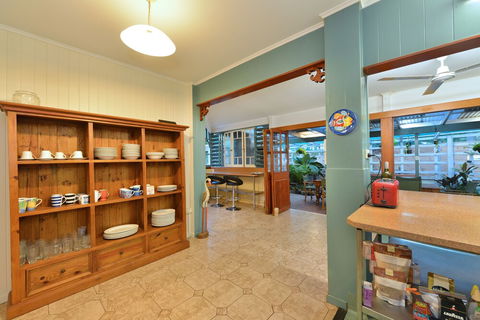 Lilybank Guest House - Tourism Caloundra 0