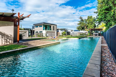 Blue Lagoon Villa B - Tourism Caloundra 3