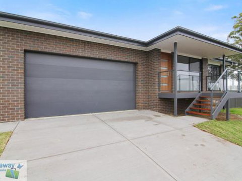 Rays On Elizabeth Parade - Tourism Caloundra 1