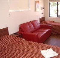 Cypress Pines Studio Villas - Tourism Caloundra