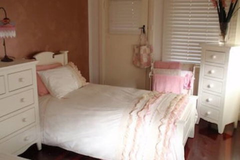 Rose Garden On Church BnB - Tourism Caloundra 1