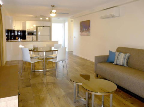 Direct Hotels Governor Apartments - Tourism Caloundra 0