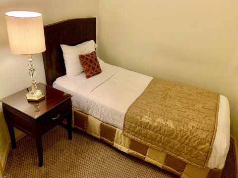 Royal Albert Hotel - Tourism Caloundra 4