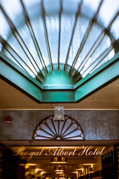 Royal Albert Hotel - Tourism Caloundra 1