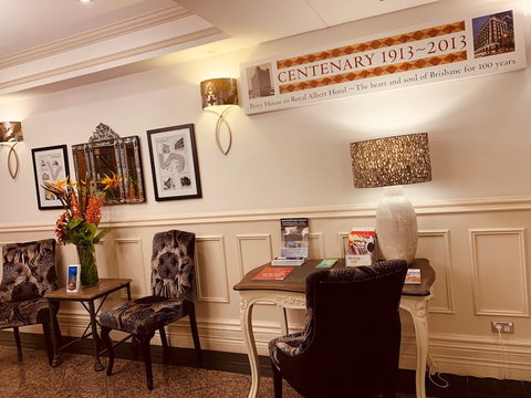 Royal Albert Hotel - Tourism Caloundra 2