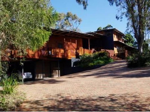 Leatherwood Lodge - Tourism Caloundra 3