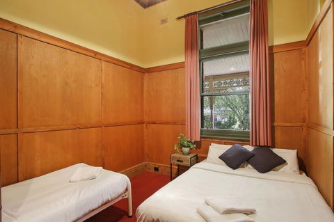 The Priory Beechworth - Tourism Caloundra 4