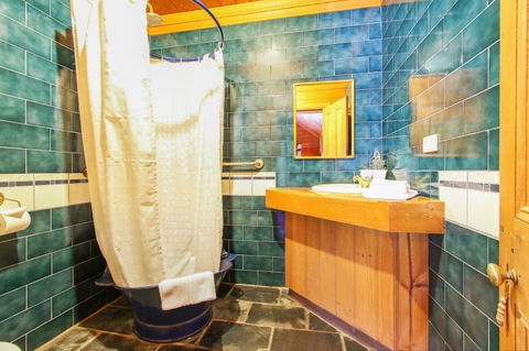 The Priory Beechworth - Tourism Caloundra 6
