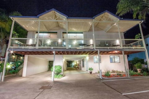 Bay Executive Motel - Tourism Caloundra 0