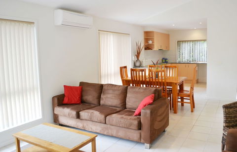 Parker By The Sea - Tourism Caloundra 6