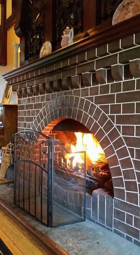 Petersons Armidale Winery & Guesthouse - Tourism Caloundra 3