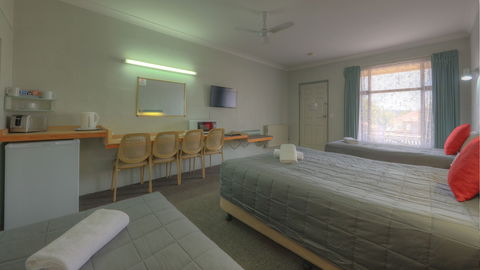 Alluna Motel - Tourism Caloundra 1