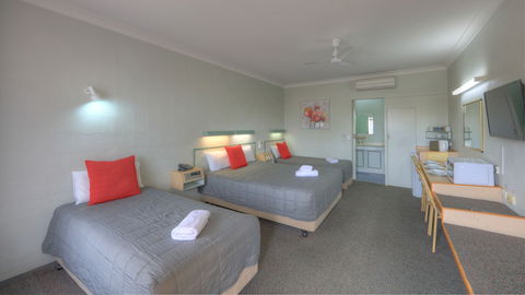 Alluna Motel - Tourism Caloundra 2
