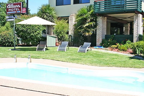 Alluna Motel - Tourism Caloundra 0