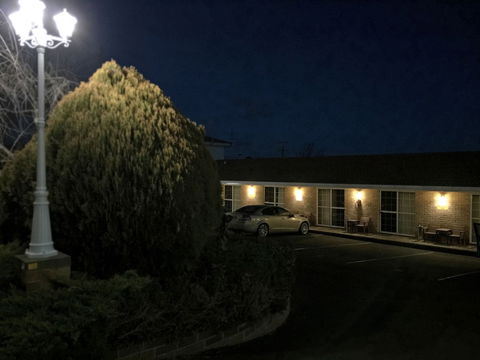 White Lanterns Motel - Tourism Caloundra 1