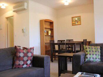 The Grand Apartments North Adelaide - Tourism Caloundra 3
