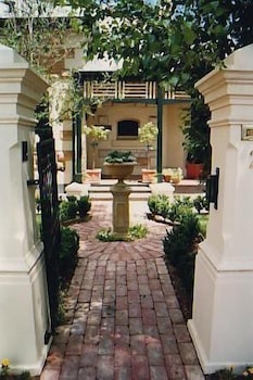 Water Bay Villa Bed And Breakfast - Tourism Caloundra 0